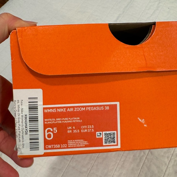 Nike Air Zoom Pegasus 38 Running Athletic Sneakers - Picture 9 of 9